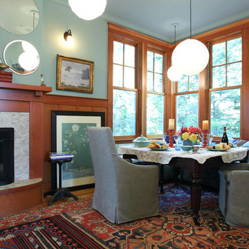 A Multifunctional Dining Room Transformation