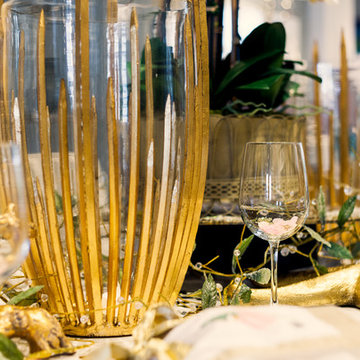 "All That Glitters" Holiday Tablescape from Robb & Stucky Designers