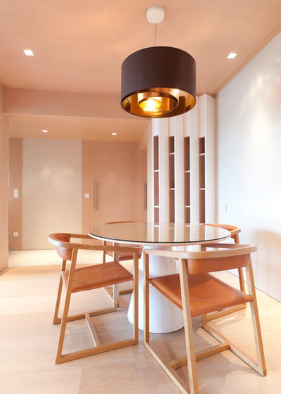 Modern Dining Room by Architology