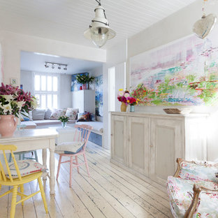 Immagine di una sala da pranzo shabby-chic style