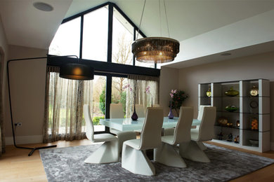 Contemporary dining room in Surrey.
