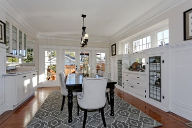 Inspiration for a craftsman dining room remodel in San Francisco