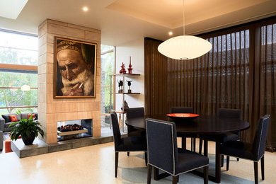 メルボルンにある高級な中くらいなコンテンポラリースタイルのおしゃれなLDK (ベージュの壁、コンクリートの床、両方向型暖炉、レンガの暖炉まわり、ベージュの床) の写真