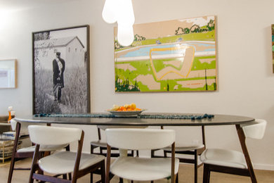 Dining room - contemporary dining room idea in New York
