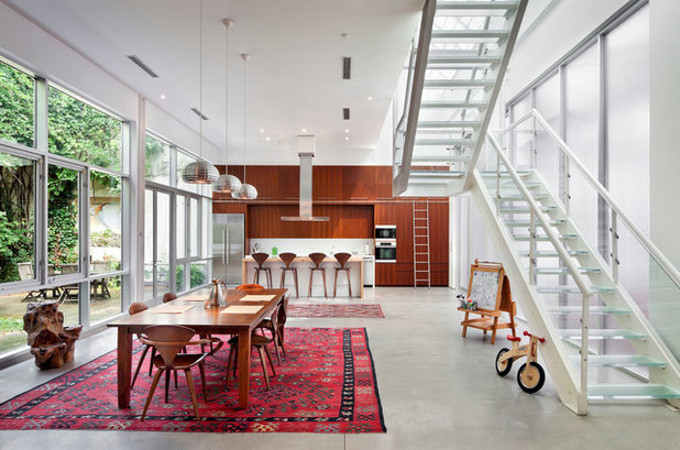 Modern Dining Room by BWArchitects