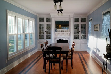 Dining room - cottage dining room idea in Cleveland