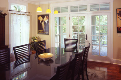 Example of a classic dining room design in Charleston