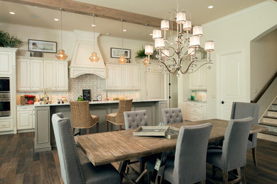 Dining room - transitional dining room idea in Orlando