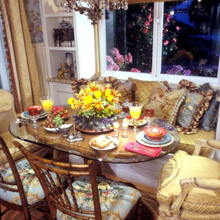 Example of a classic dining room design in Orange County