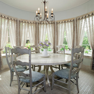 Casual Chic Dining