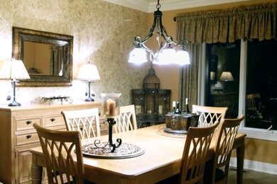 Classic dining room in Cincinnati with feature lighting.