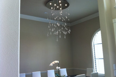 Photo of a modern dining room in Dallas.