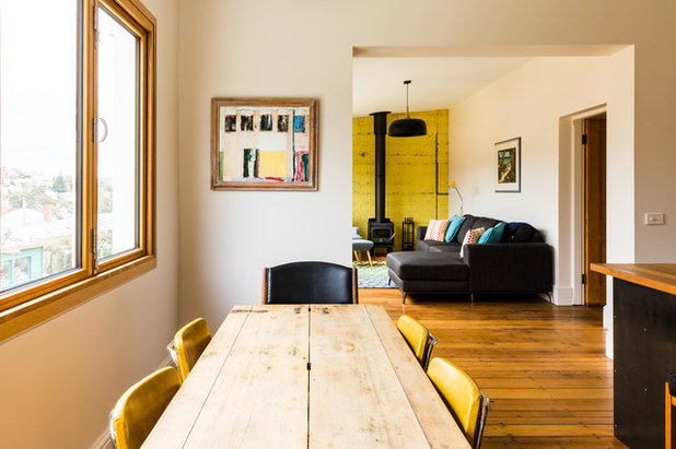 Contemporary Dining Room by Skookom Pty Ltd