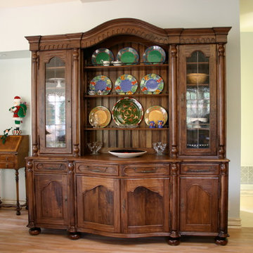 China Cabinet - Country French