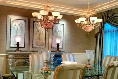 Dining room - traditional dining room idea in Charlotte