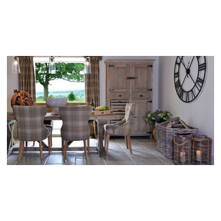 Coach house 2024 dining chairs