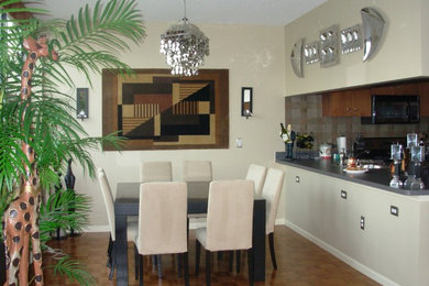 Dining room - contemporary dining room idea in Bridgeport