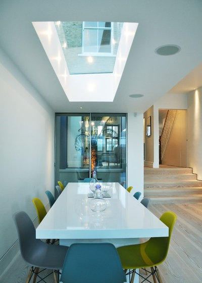 Contemporary Dining Room by Thomas de Cruz Architects & Designers