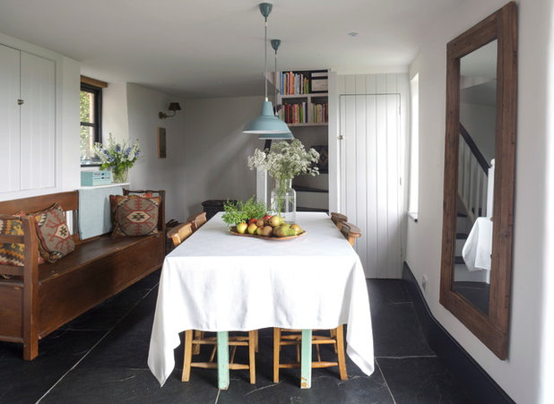 Country Dining Room by Nicola O'Mara Interior Design Ltd