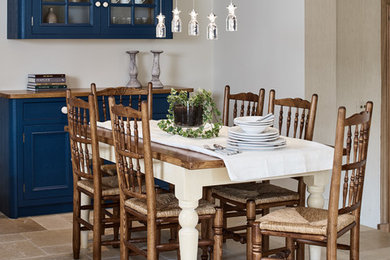 This is an example of a rural dining room in Berkshire.