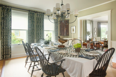 Inspiration for a timeless dining room remodel in Bridgeport