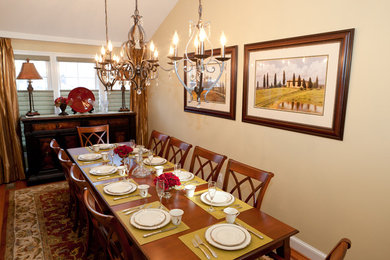 Dining room - traditional dining room idea in Bridgeport