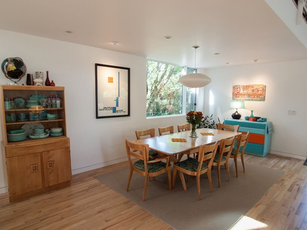 Contemporary Dining Room by John Prindle
