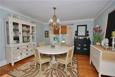 Inspiration for a timeless dining room remodel in Newark