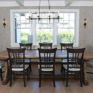 Dining Room Table & Chairs