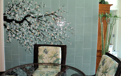 Inside Houzz: An Art Mosaic Wall Banishes Dining Room Gloom