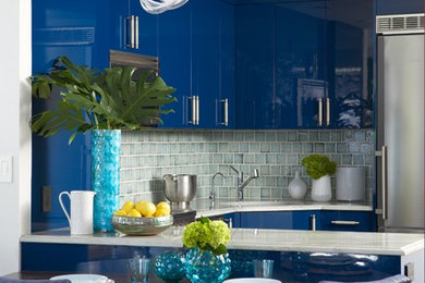 Kitchen/dining room combo - mid-sized contemporary kitchen/dining room combo idea in Boston with blue walls and no fireplace