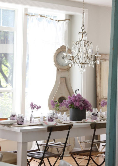 Shabby-chic Style Dining Room by Dreamy Whites