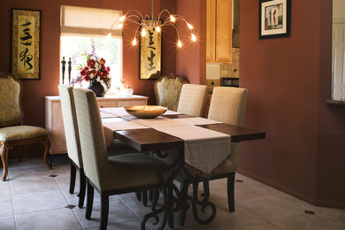 На фото: отдельная столовая среднего размера в стиле фьюжн с коричневыми стенами и полом из керамической плитки без камина