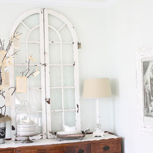 Esempio di una sala da pranzo stile shabby