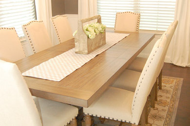 Example of a farmhouse dining room design in Portland
