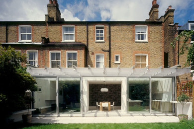 Contemporary dining room in London.