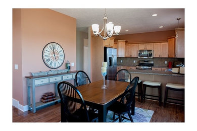 Example of a classic dining room design in Grand Rapids