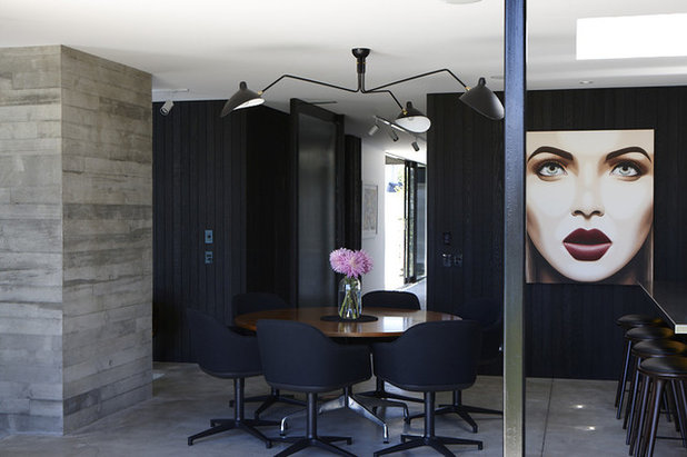 Contemporary Dining Room by Andrew Meiring Architects