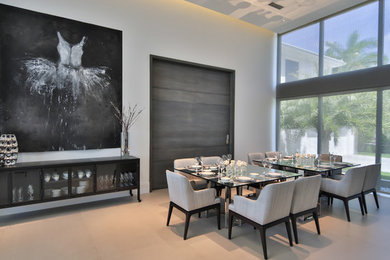 Foto di una grande sala da pranzo minimal con pareti bianche