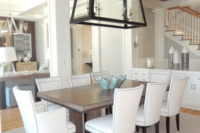 Inspiration for a mid-sized modern light wood floor kitchen/dining room combo remodel in Miami with gray walls