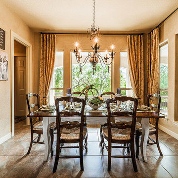 Formal Dining - Charm and Elegance