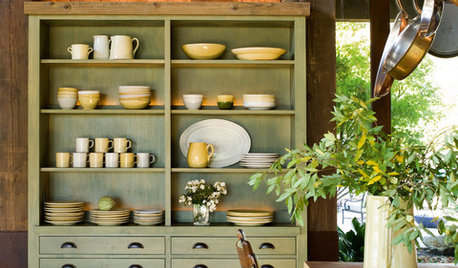 Decorating: 11 Ways to Stylishly Organise your Dresser