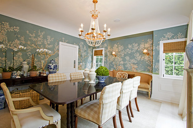 Traditional Dining Room by Globus Builder