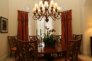 Classic dining room in Miami.
