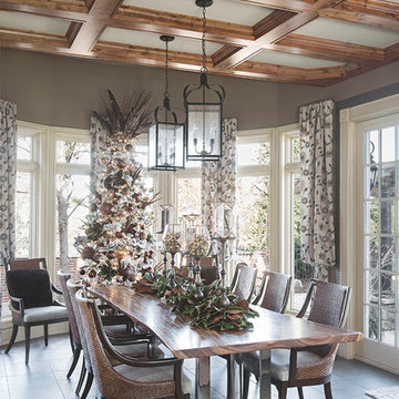 Holiday Decor Breakfast Room