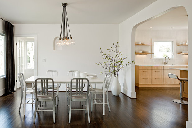 Contemporary Dining Room by LINCOLN BARBOUR PHOTO