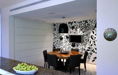 Botanicals Gone Wild: Wallpapers that Wow