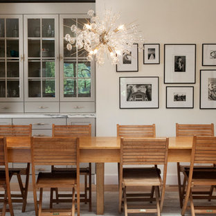 Imagen de comedor tradicional renovado con paredes blancas