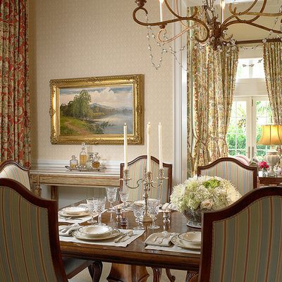 Inspiration for a large timeless kitchen/dining room combo remodel in Miami with beige walls
