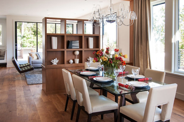 Contemporary Dining Room by Jentry McGraw Design Associates